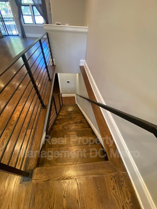 Building Photo - 715 Florida Ave NE