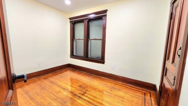 Building Photo - 37 Park Ave