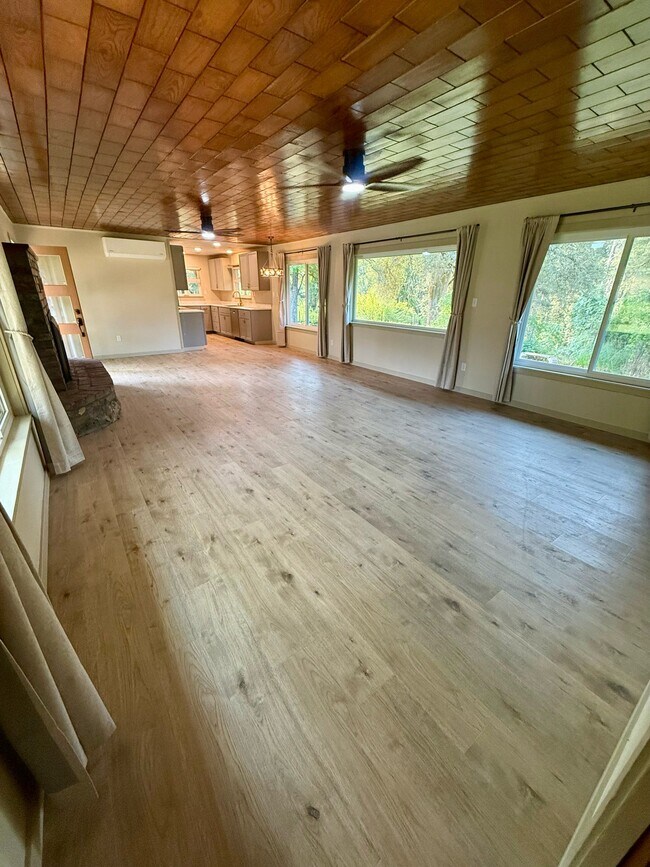 Building Photo - 10070 Garesio Ranch Rd