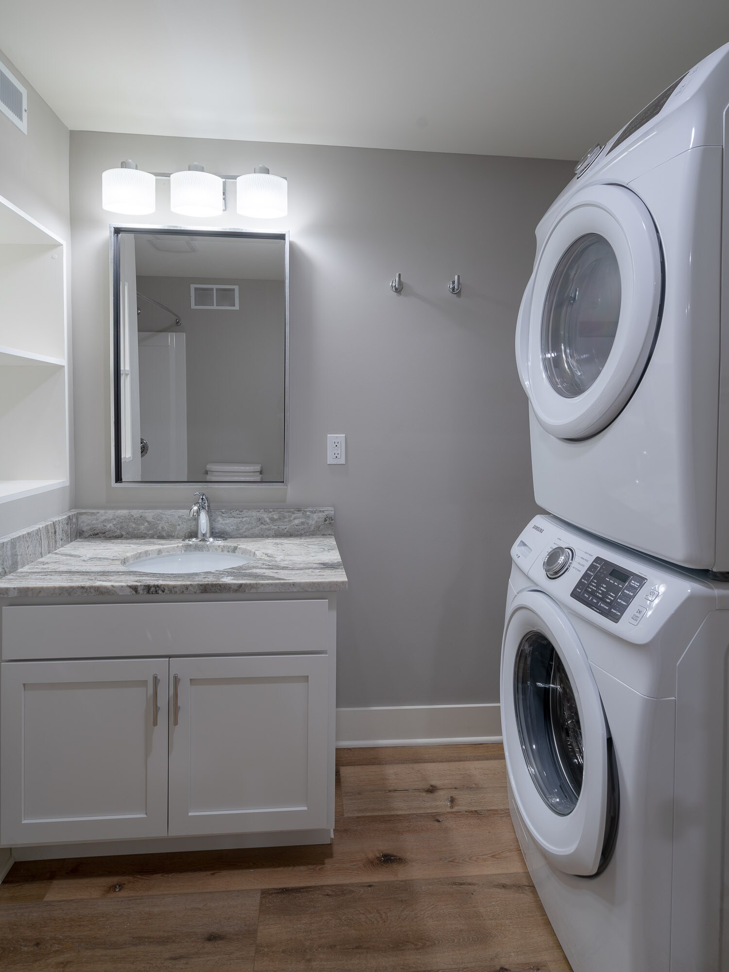 Building Photo - 610 4th St NW