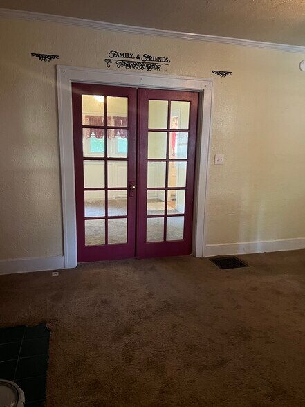 Building Photo - 721 E 36th St