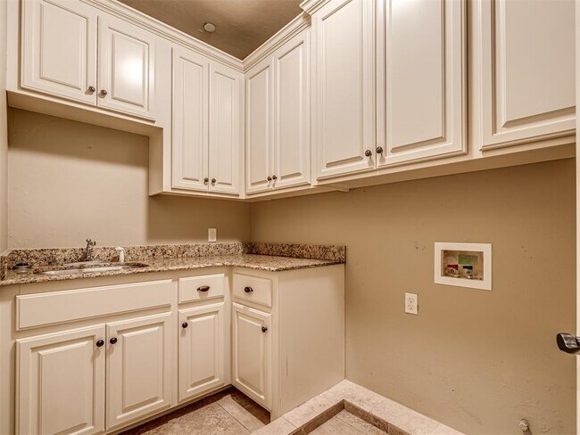 Building Photo - 16208 Muirfield Pl