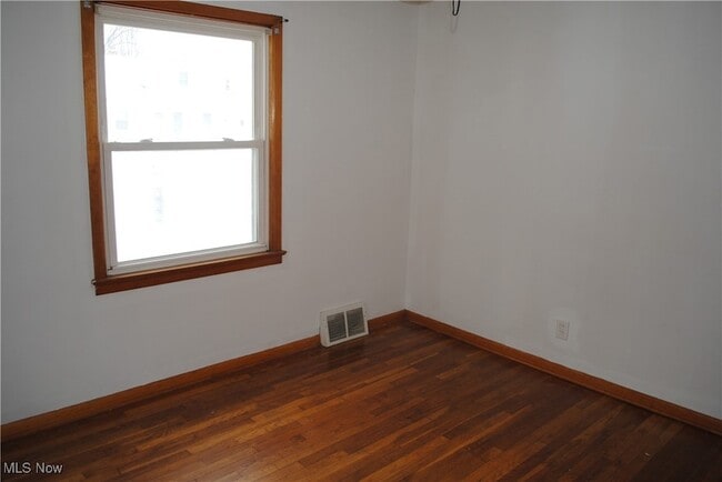 Building Photo - 24850 Zeman Ave