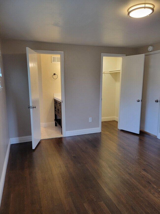 Building Photo - 1107 N Pegram St