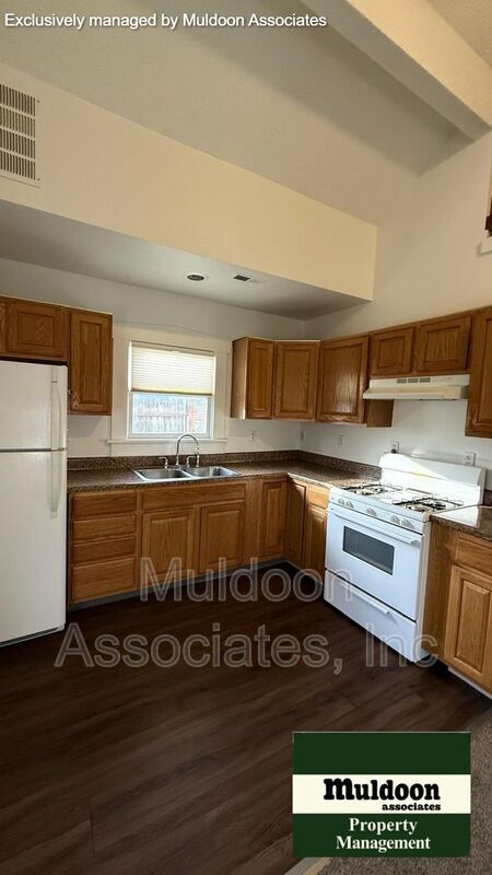 Building Photo - 1137 Van Buren St