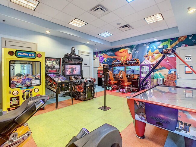 Building Photo - 1520 Oasis Club Blvd