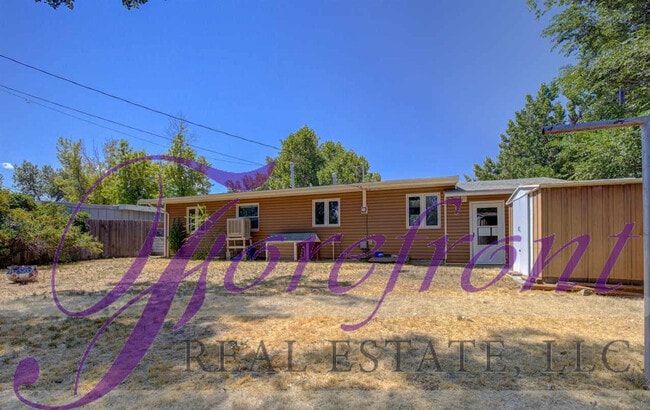 Building Photo - 2045 Laramie Ave