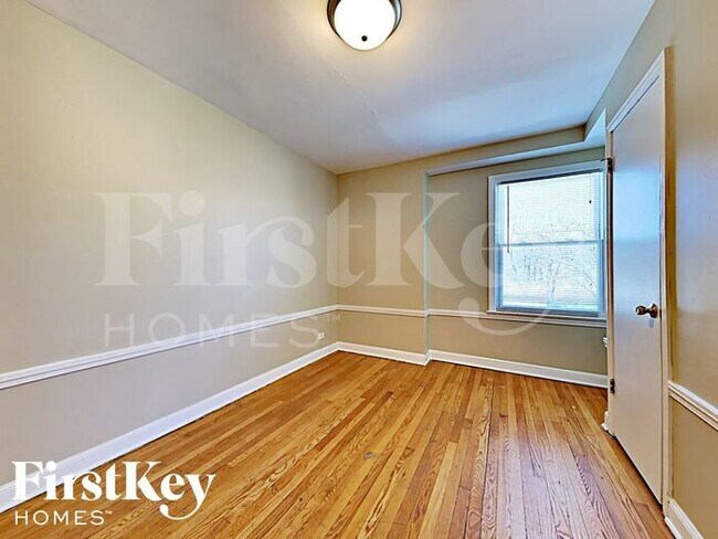 Building Photo - 1573 W 100th Pl