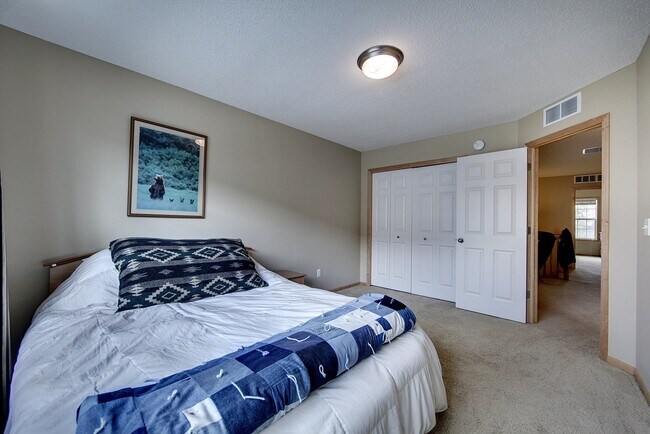 Building Photo - 1567 Legacy Pkwy E