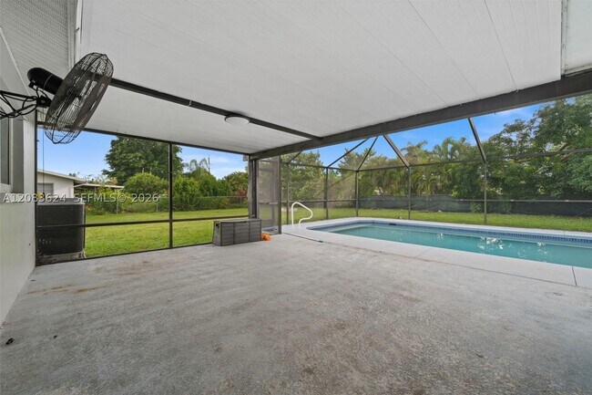 Building Photo - 5212 Santa Rosa Ct