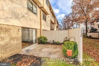 Building Photo - 2550 Glengyle Dr