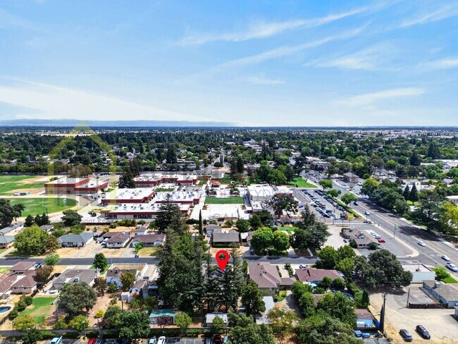 Building Photo - 9550 Colton Ave