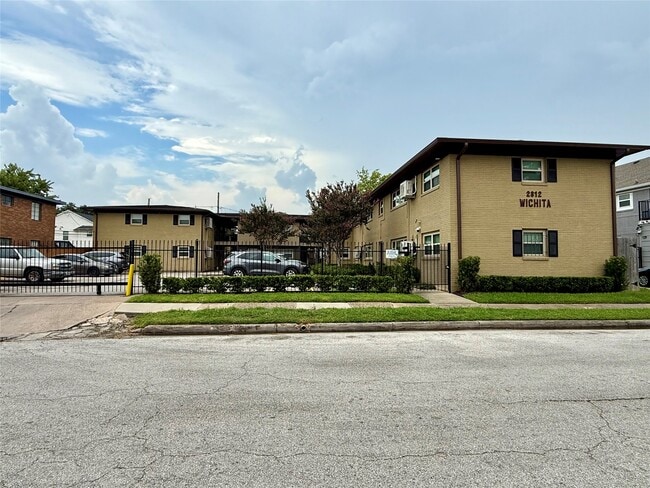 Building Photo - 2812 Wichita St