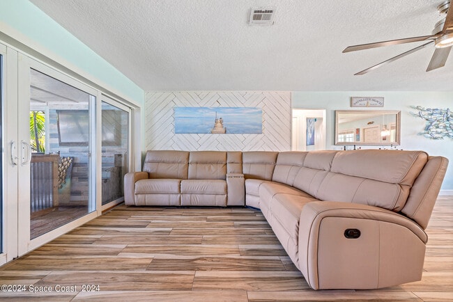 Building Photo - 403 N Neptune Dr