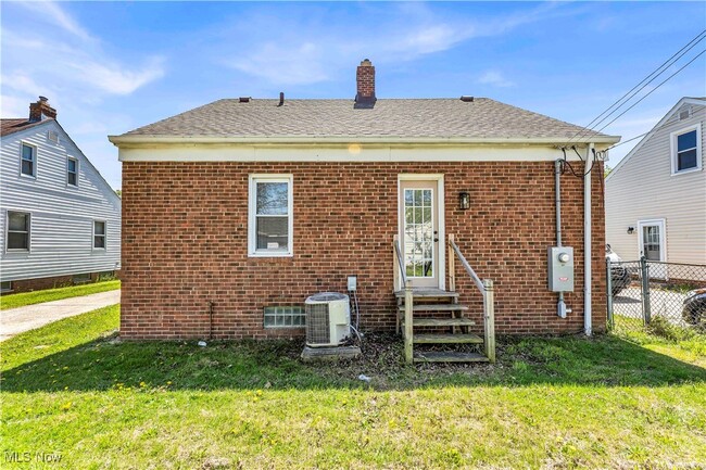 Building Photo - 20671 Nicholas Ave