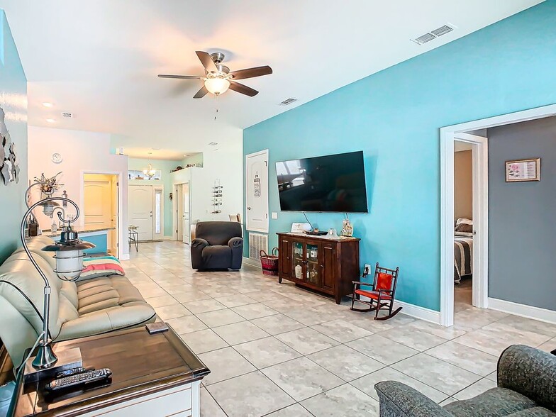 Building Photo - 649 Meadow Pointe Dr