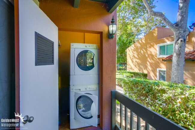 Building Photo - Stylish 2Bdm 1Ba Condo in the Waterbridge ...