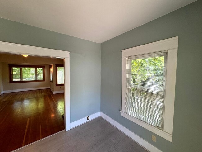 Building Photo - 4 Bedroom House Near Downtown Eugene