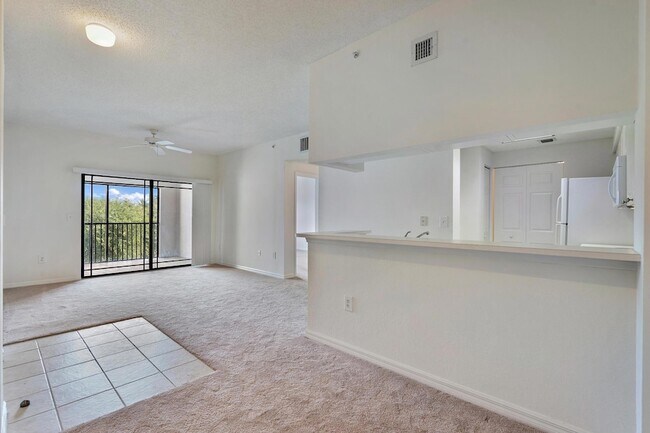 Building Photo - 3022 Alcazar Pl