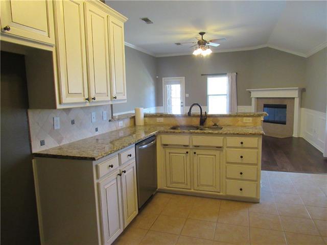 Building Photo - 4411 Shady Elm Dr