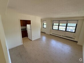 Building Photo - 80 Guion Pl