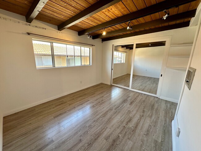 Building Photo - 1815 Armour Ln