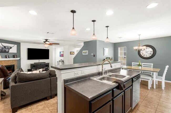 Building Photo - 1051 Dorn