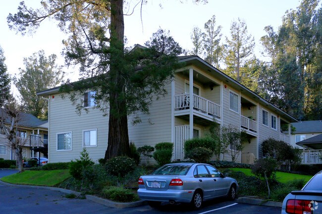Building Photo - Redwood Grove Apartments