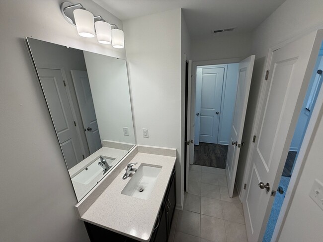 Building Photo - Brand New 3-Story home in the heart of Nor...