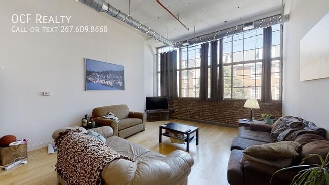 Building Photo - 720 N 5th St