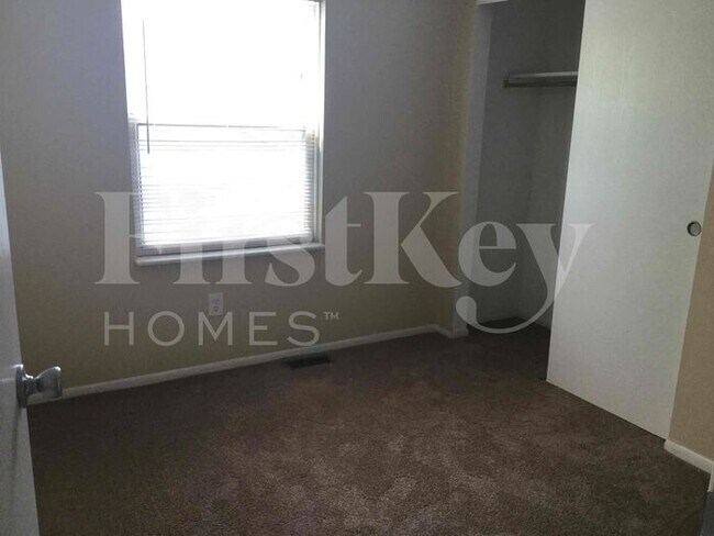 Building Photo - 805 Westmead Dr