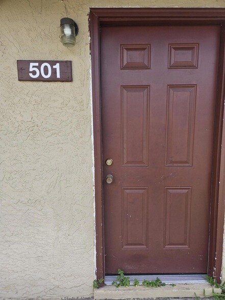 Building Photo - 1050 N Fiske Blvd