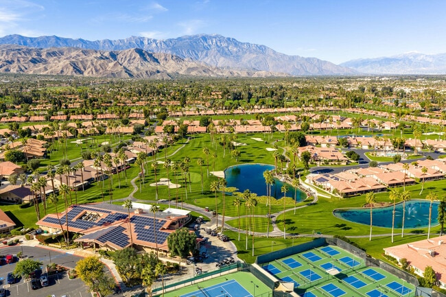 Building Photo - 54 Maximo Way