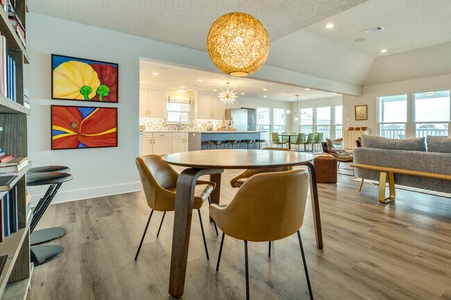 Building Photo - 1508 103rd St