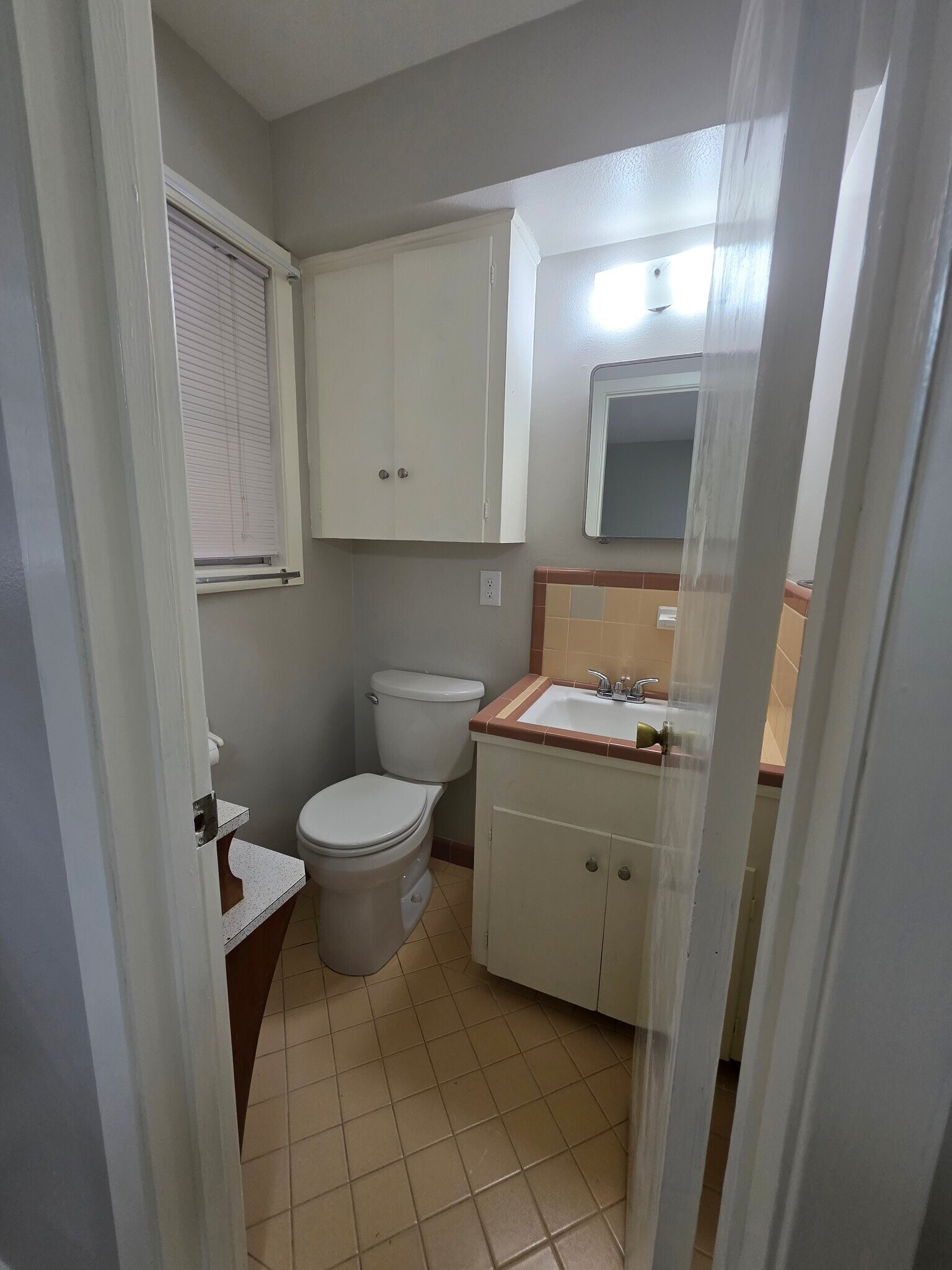 Building Photo - 706 Mark St