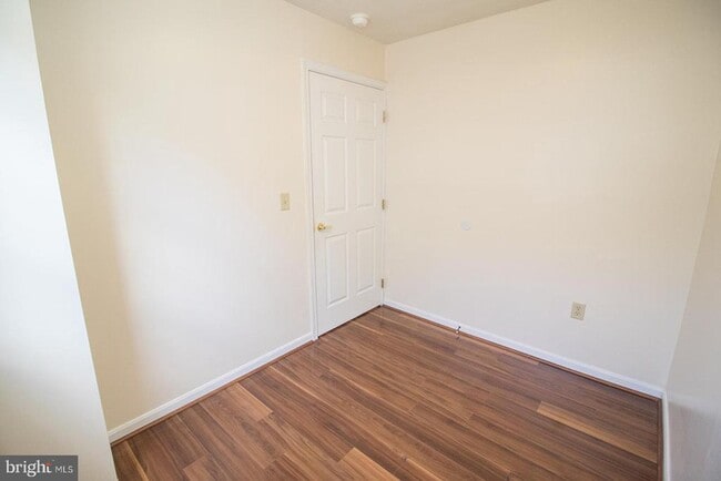 Building Photo - 45522 Westmeath Way
