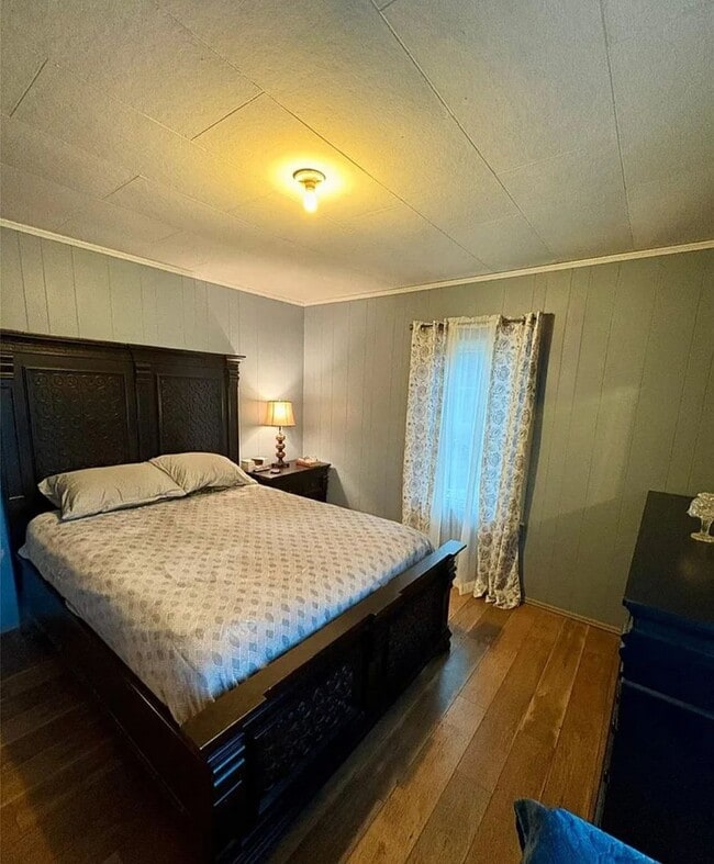 Building Photo - 2050 Blowing Rock Blvd