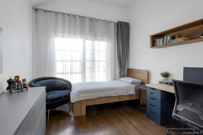 Building Photo - 766 Mamaroneck Ave