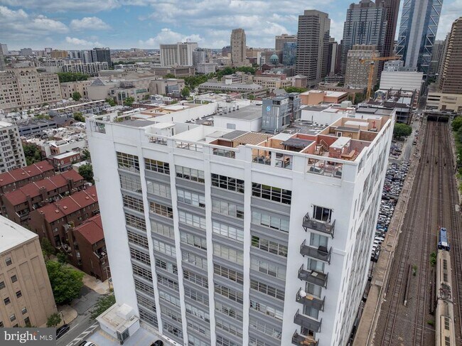 Building Photo - 2200 Arch St
