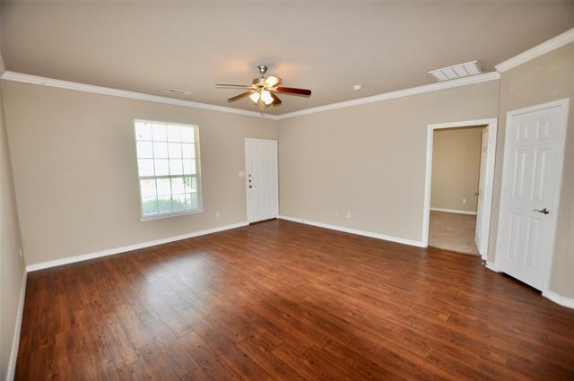 Building Photo - 1142 Newcastle Dr