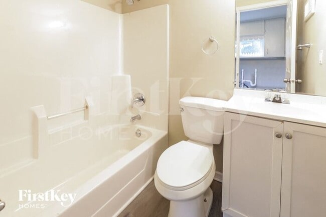 Building Photo - 1146 McMillen Ave