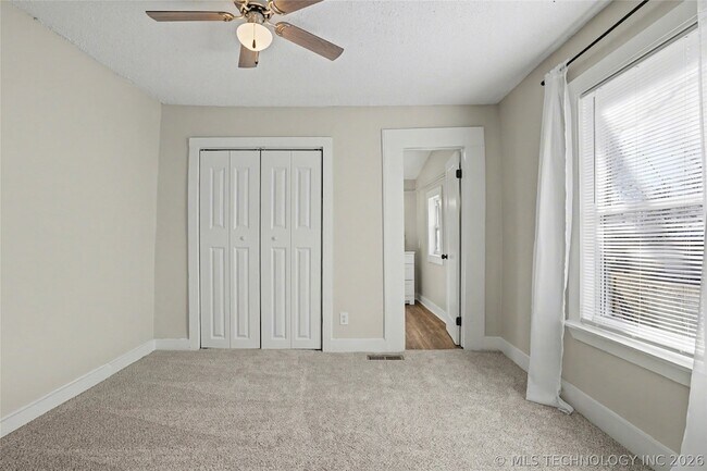 Building Photo - 4713 S 27th W Ave
