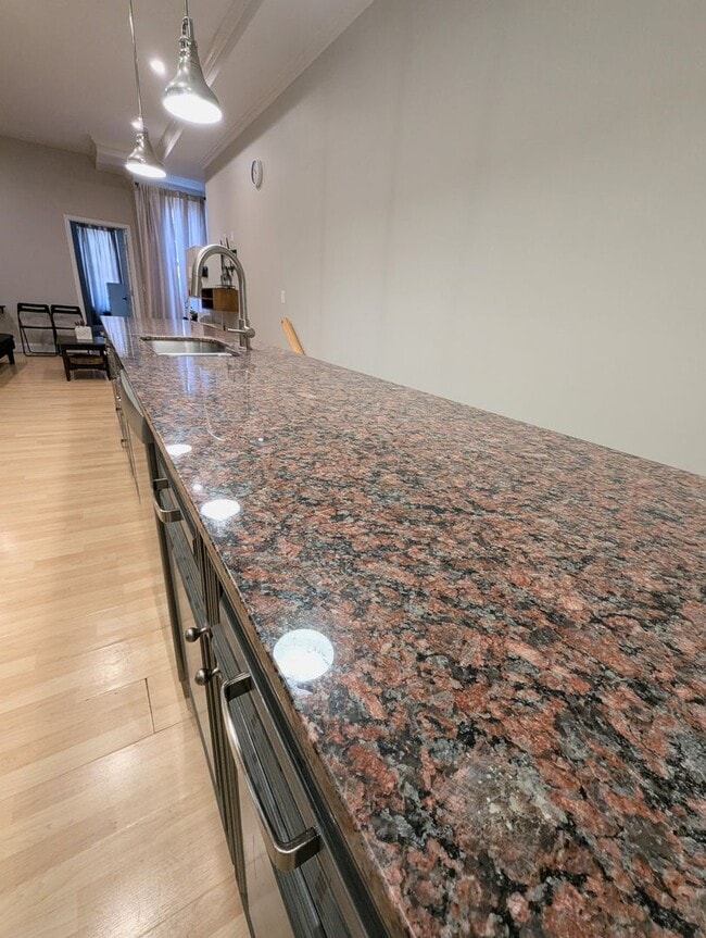 Building Photo - Exquisite Home in Lafayette Square - $500 off Deposit & 1st Month's Rent!