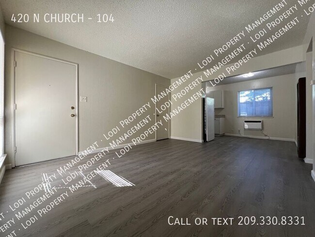 Building Photo - 420 N Church St