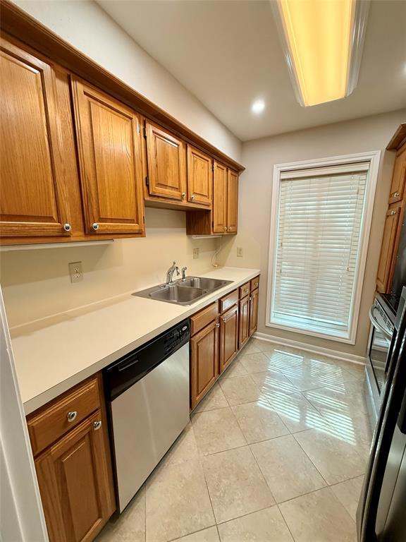 Building Photo - 1311 Antoine Dr