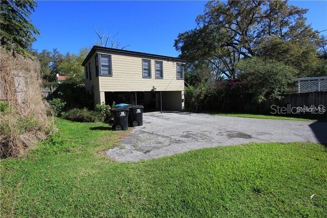 Building Photo - 417 E Gore St
