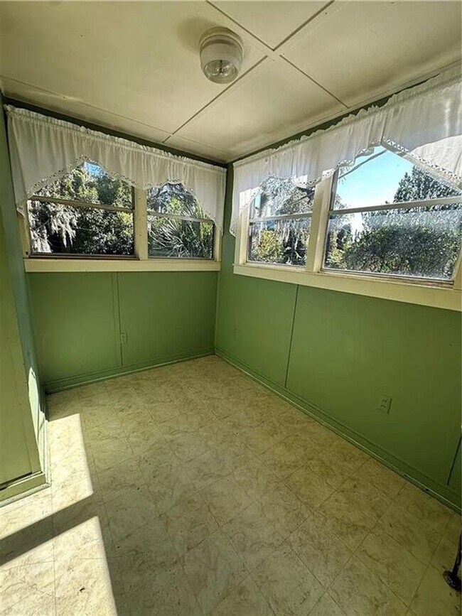 Building Photo - 1610 Union St