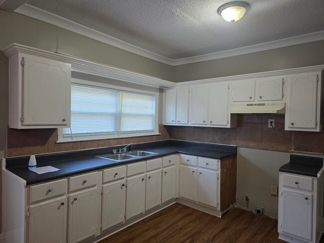 Building Photo - 3648 Faxon Ave