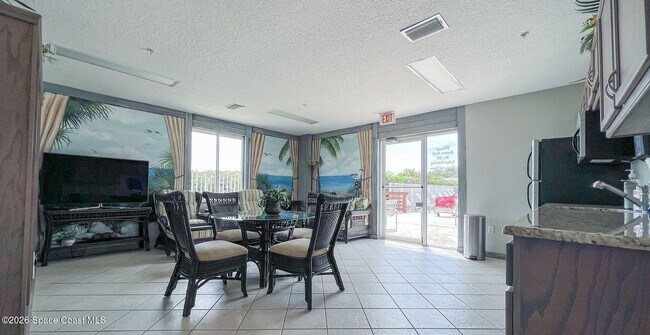 Building Photo - 1345 N Hwy A1A