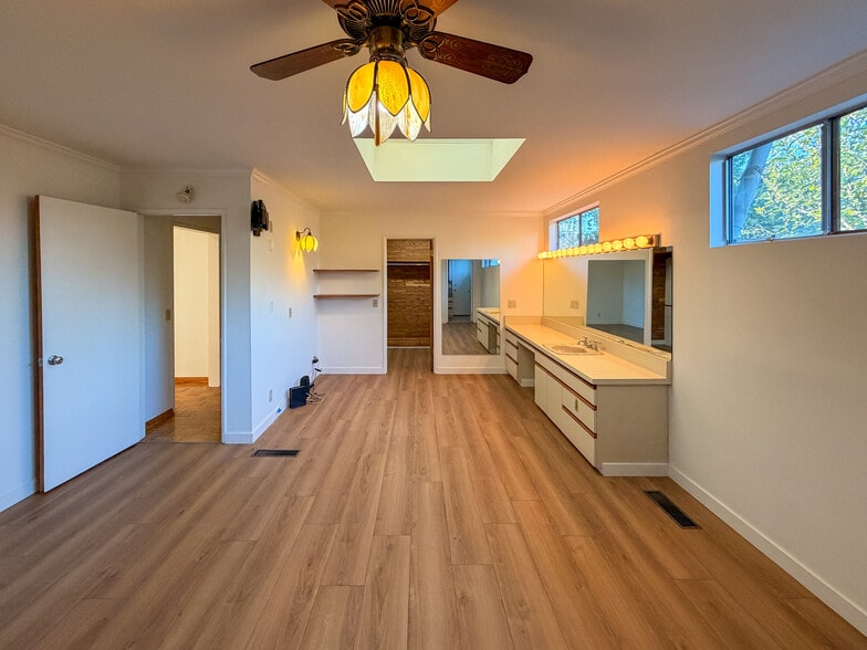 Building Photo - 5516 Ethel Ave